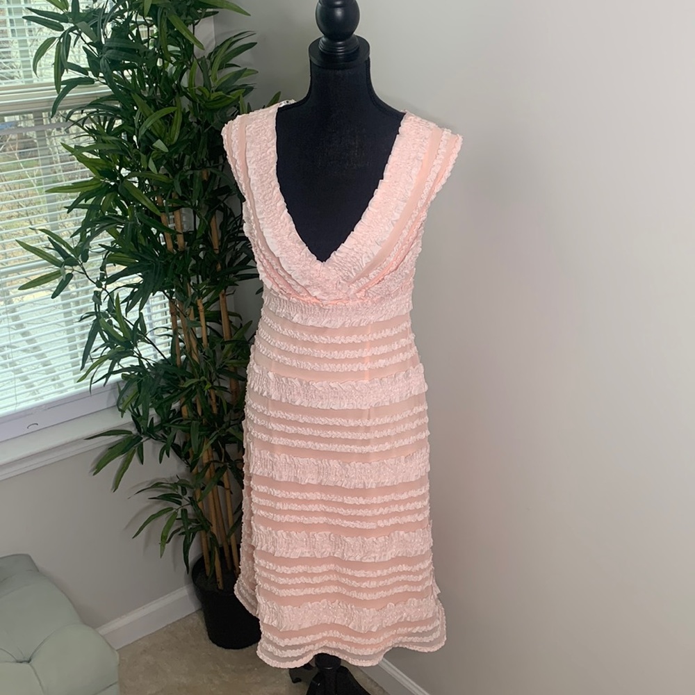 TADASHI V-NECK DRESS